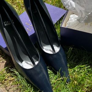 New Navy Blue classic pumps by Stewart Weizmann Nordstrom size 9 1/2. Never worn